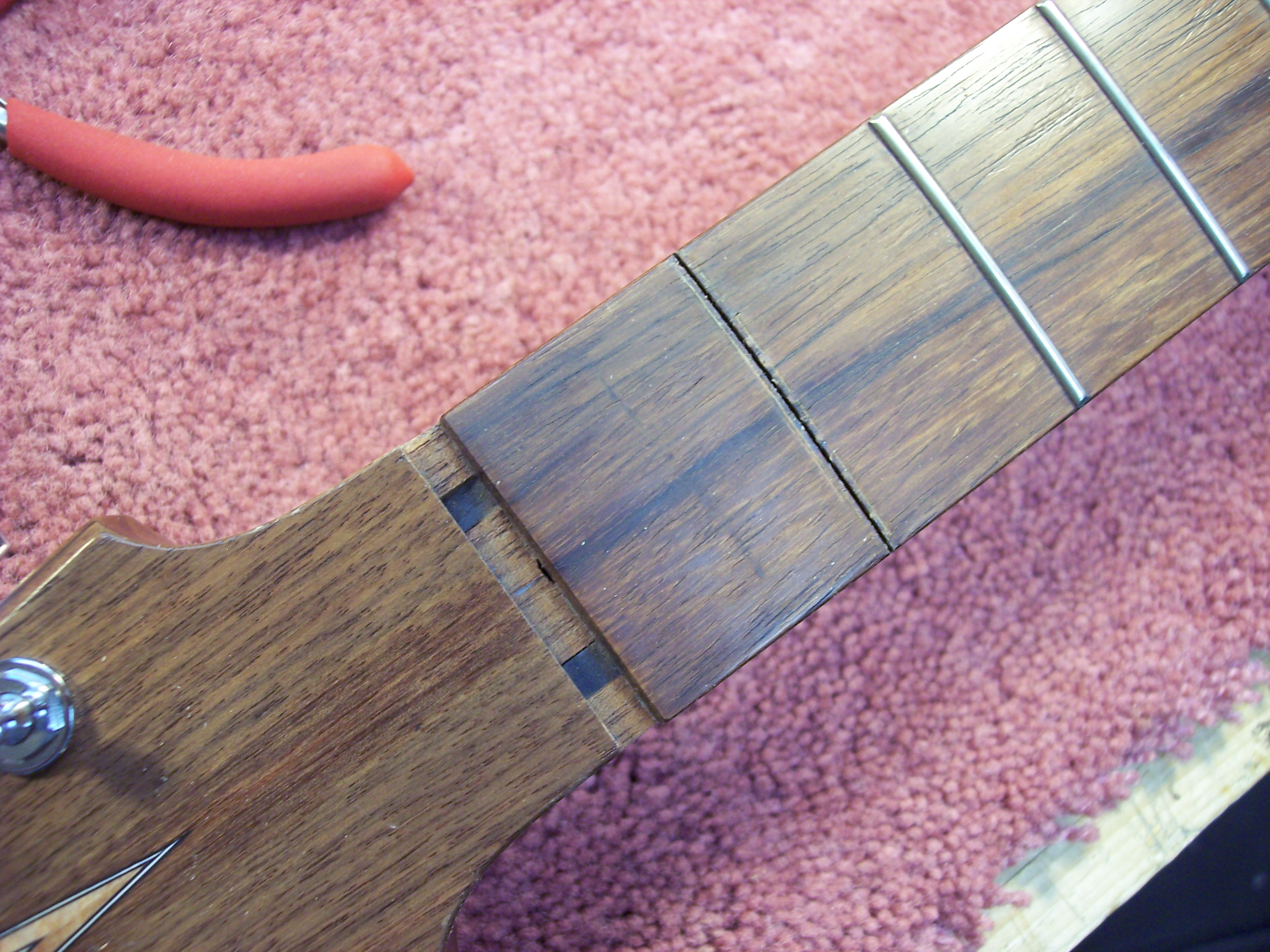 David MacCubbin replaces the guitar truss rod with the Carbon Fiber D