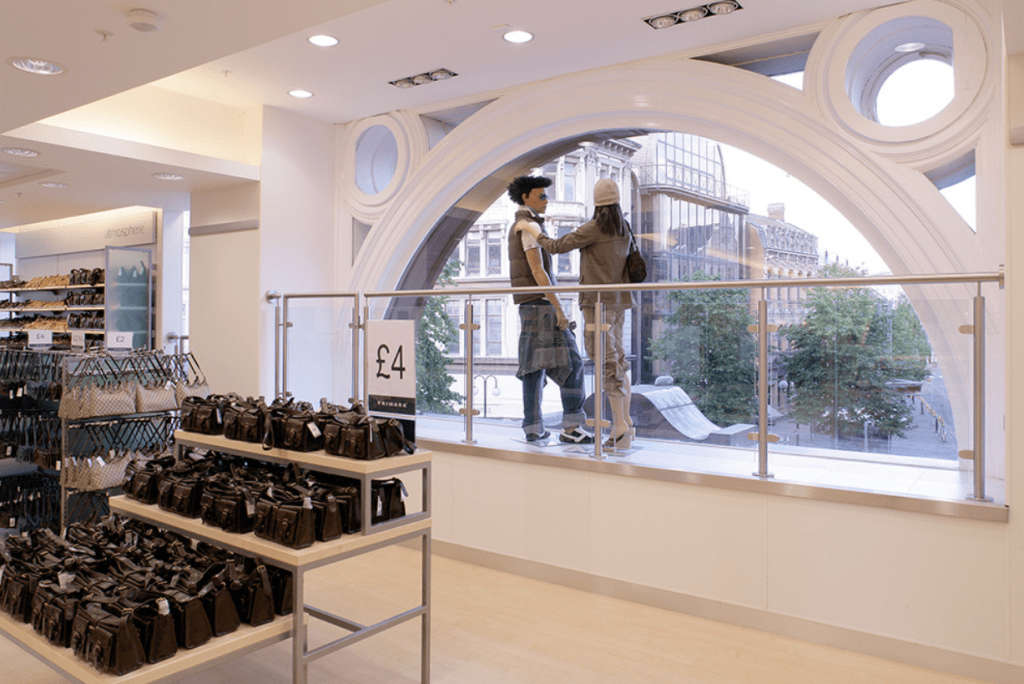 FITTING OUT BELFAST’S ICONIC RETAIL STORE Gem Interior Contracts Ltd.