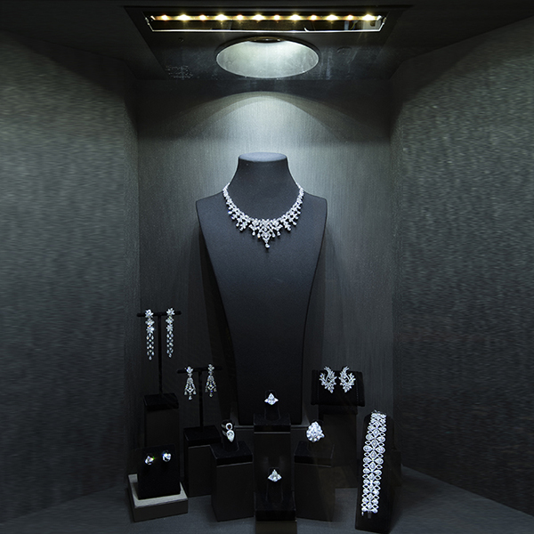 About GEMLUCE SPECIALIST IN JEWELRY LIGHTING