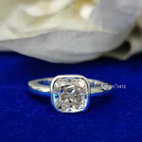 3.50 Ct Colorless VVS1 Cushion Cut Moissanite Engagement Ring 3.50 Ct Colorless VVS1 Cushion Cut Moissanite Engagement Ring