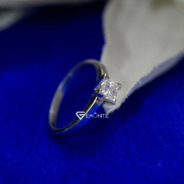 1.00 Ct Colorless VVS1 Princess Cut Moissanite Engagement Ring 925 Sterling Silver 1.00 Ct Colorless VVS1 Princess Cut Moissanite Engagement Ring 925 Sterling Silver