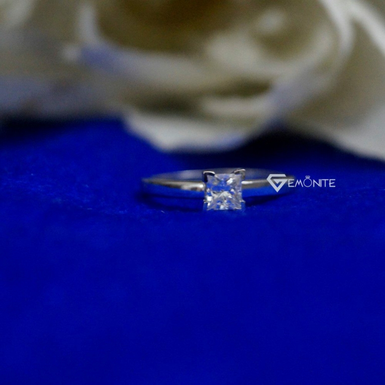 1.00 Ct Colorless VVS1 Princess Cut Moissanite Engagement Ring 925 Sterling Silver 1.00 Ct Colorless VVS1 Princess Cut Moissanite Engagement Ring 925 Sterling Silver