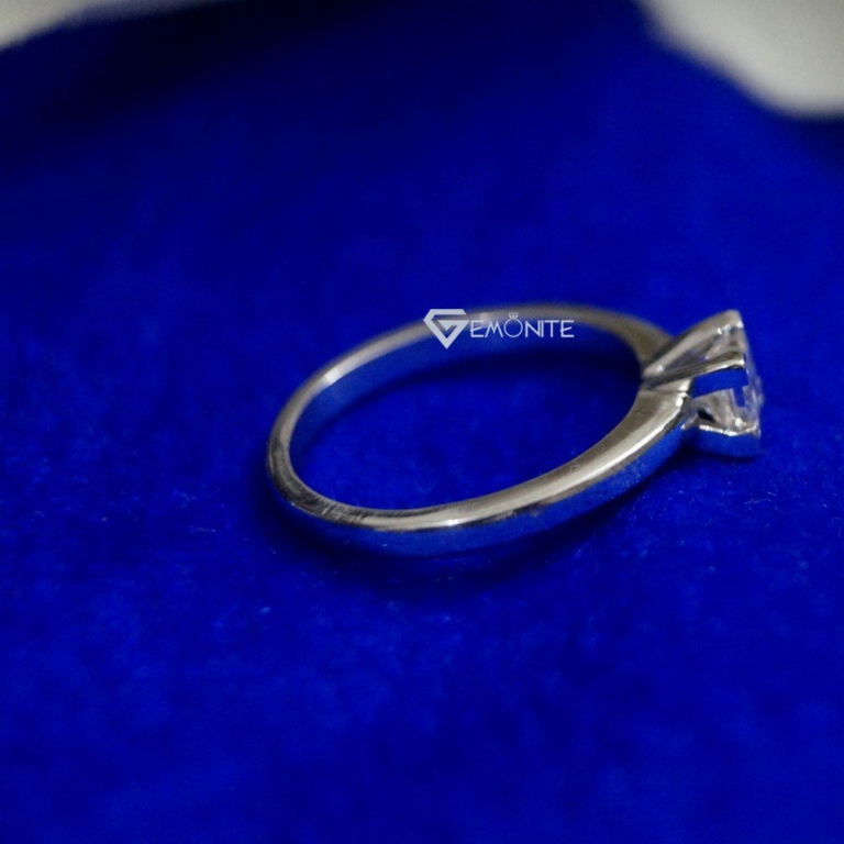 1.00 Ct Colorless VVS1 Princess Cut Moissanite Engagement Ring 925 Sterling Silver 1.00 Ct Colorless VVS1 Princess Cut Moissanite Engagement Ring 925 Sterling Silver