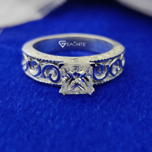 1.25 Ct Colorless VVS1 Princess Cut Moissanite Engagement Ring 925 Sterling Silver 1.25 Ct Colorless VVS1 Princess Cut Moissanite Engagement Ring 925 Sterling Silver