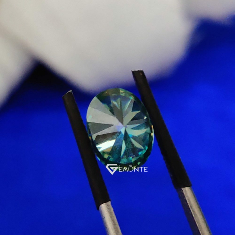 Oval Cut Shape Green Loose Moissanite For Jewelry