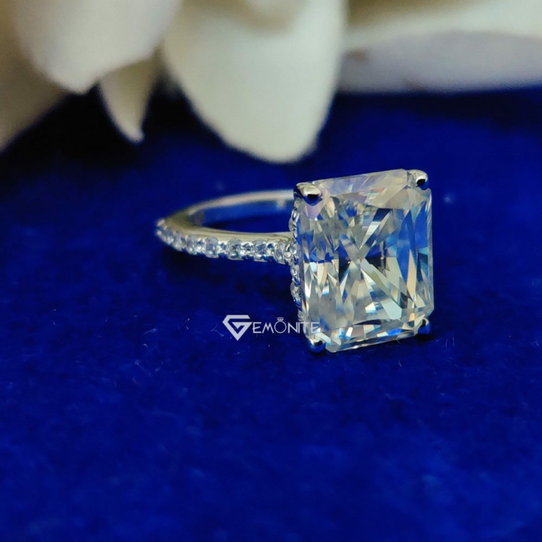 Moissanite Engagement Ring, 5.00 CT Radiant Cut VVS1 Brilliant Colorless Moissanite Diamond Wedding Ring, Solitaire with Prong Set, Gift Moissanite Engagement Ring, 5.00 CT Radiant Cut VVS1 Brilliant Colorless Moissanite Diamond Wedding Ring, Solitaire with Prong Set, Gift