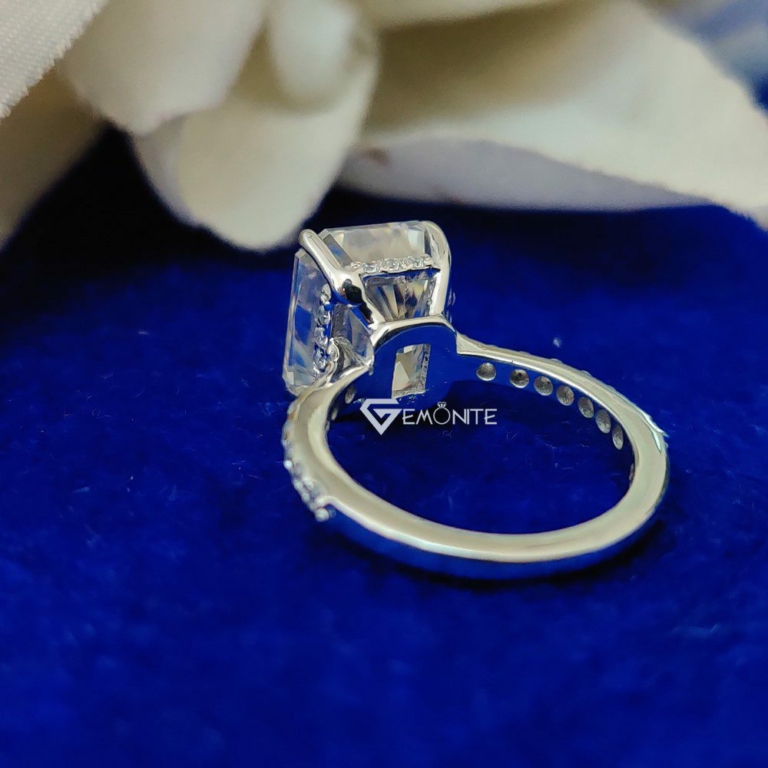 Moissanite Engagement Ring, 5.00 CT Radiant Cut VVS1 Brilliant Colorless Moissanite Diamond Wedding Ring, Solitaire with Prong Set, Gift Moissanite Engagement Ring, 5.00 CT Radiant Cut VVS1 Brilliant Colorless Moissanite Diamond Wedding Ring, Solitaire with Prong Set, Gift