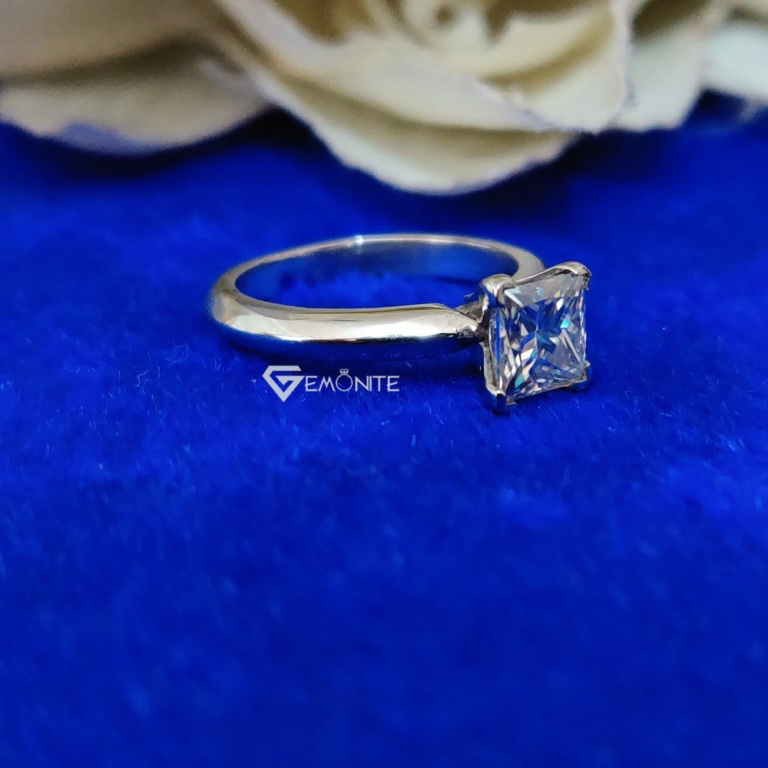 2.0 Ct (7 mm) Princess Cut Colorless Moissanite Engagement Ring, Simple Solitaire Princess Ring