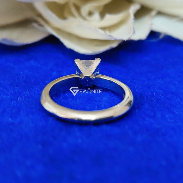 2.0 Ct (7 mm) Princess Cut Colorless Moissanite Engagement Ring, Simple Solitaire Princess Ring