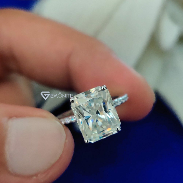 Moissanite Engagement Ring, 5.00 CT Radiant Cut VVS1 Brilliant Colorless Moissanite Diamond Wedding Ring, Solitaire with Prong Set, Gift Moissanite Engagement Ring, 5.00 CT Radiant Cut VVS1 Brilliant Colorless Moissanite Diamond Wedding Ring, Solitaire with Prong Set, Gift