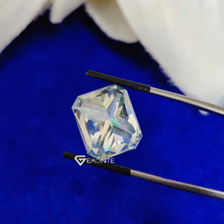 Radiant Cut Shape Light Green Loose Moissanite For Jewelry Radiant Cut Shape Light Green Loose Moissanite For Jewelry