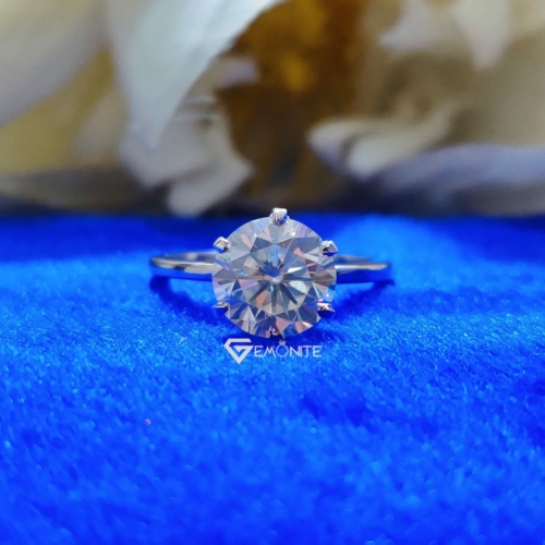 Special 2.85 Ct (9.5 mm) Round Cut Colorless Moissanite Solitaire Engagement Ring