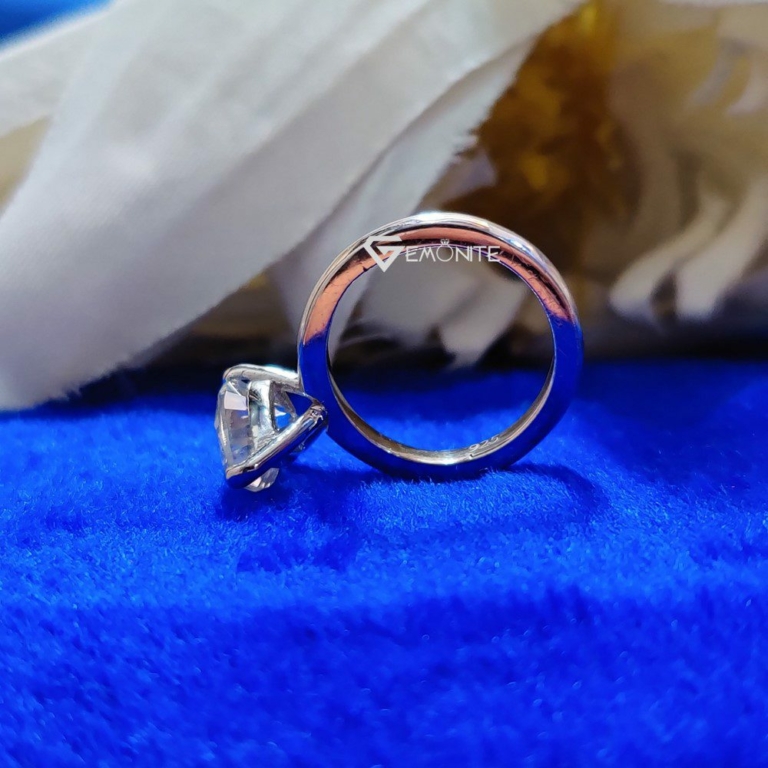Special 3.0 Ct Pear Cut Colorless Moissanite Engagement Ring, Simple Solitaire Ring Special 3.0 Ct Pear Cut Colorless Moissanite Engagement Ring, Simple Solitaire Ring
