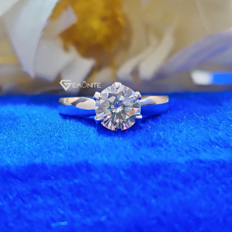 2.75 Ct (9.5 mm) Round Cut Colorless Moissanite Solitaire Engagement Ring 2.75 Ct (9.5 mm) Round Cut Colorless Moissanite Solitaire Engagement Ring