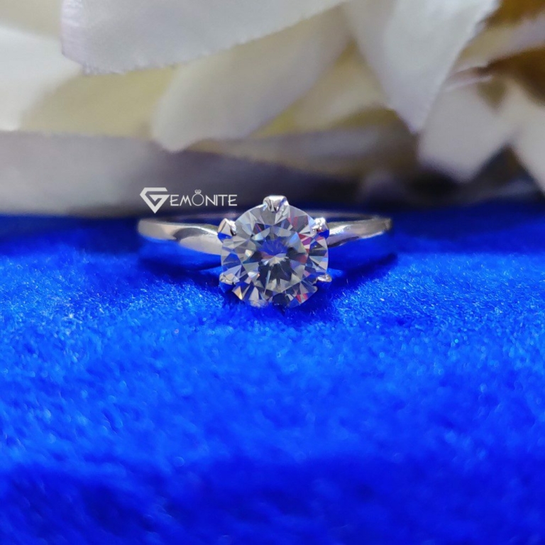 2.75 Ct (9.5 mm) Round Cut Colorless Moissanite Solitaire Engagement Ring 2.75 Ct (9.5 mm) Round Cut Colorless Moissanite Solitaire Engagement Ring
