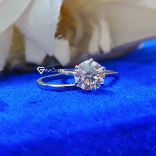 Simple Bridal Set, 2.80 Ct (9.5 mm) Round Cut Colorless Moissanite Wedding Band Ring Simple Bridal Set, 2.80 Ct (9.5 mm) Round Cut Colorless Moissanite Wedding Band Ring