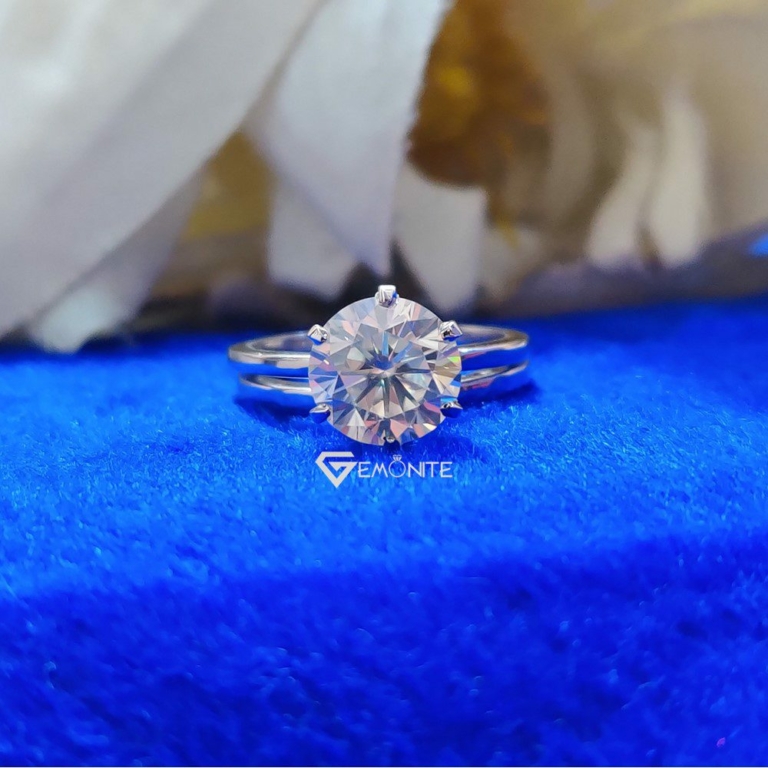 Simple Bridal Set, 2.80 Ct (9.5 mm) Round Cut Colorless Moissanite Wedding Band Ring