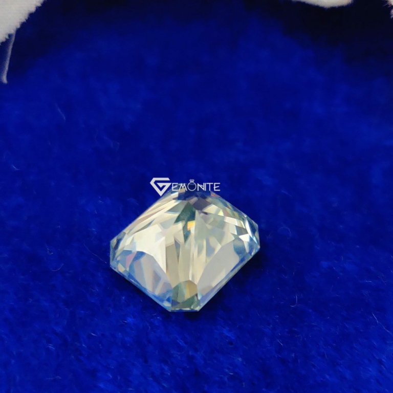 Radiant Cut Shape Light Green Loose Moissanite For Jewelry Radiant Cut Shape Light Green Loose Moissanite For Jewelry