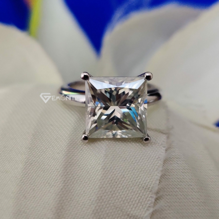 Solitaire Moissanite Ring, Princess Cut 4.50 Tcw Simple Yet Classy Engagement Ring for Women Solitaire Moissanite Ring, Princess Cut 4.50 Tcw Simple Yet Classy Engagement Ring for Women