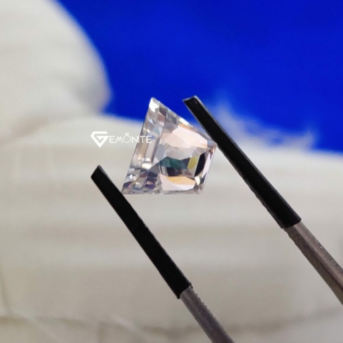 Trapezoid Cut Shape Near Colorless Loose Moissanite For Jewelry