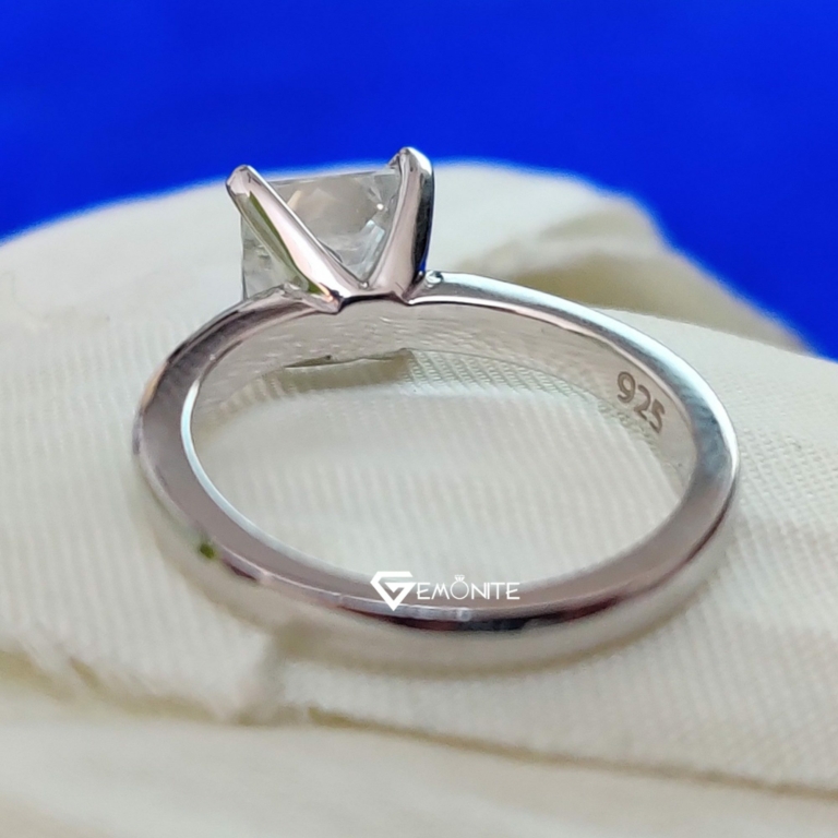 Princess Cut Moissanite Ring, 2.25 Ct Claw Prong Simple Yet Classy Solitaire Engagement Ring for Every Occassion