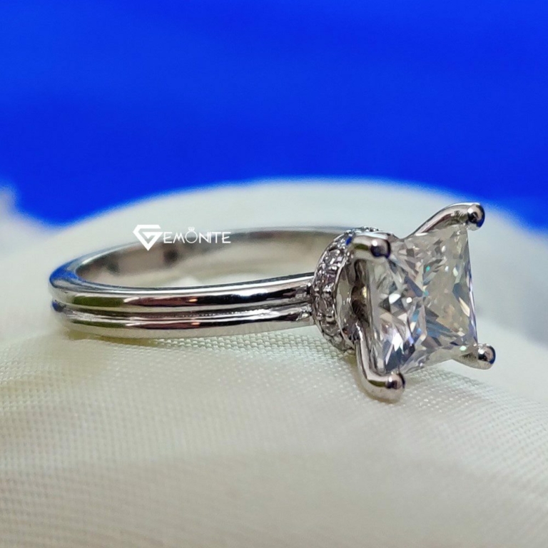 2 Ct Princess Cut VVS Simple Yet Classy Dual Band Style Moissanite Engagement Ring for Women 2 Ct Princess Cut VVS Simple Yet Classy Dual Band Style Moissanite Engagement Ring for Women