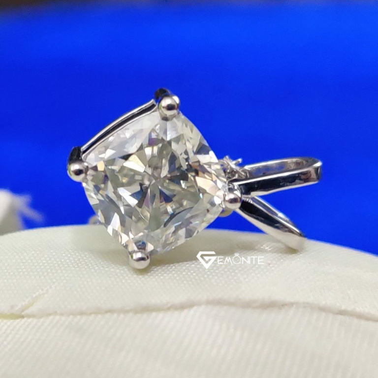 Necklace 3.0 Ct Excellent Cushion Cut East-West Cross Fit Moissanite Pendant, Fine Jewelry for Women Necklace 3.0 Ct Excellent Cushion Cut East-West Cross Fit Moissanite Pendant, Fine Jewelry for Women