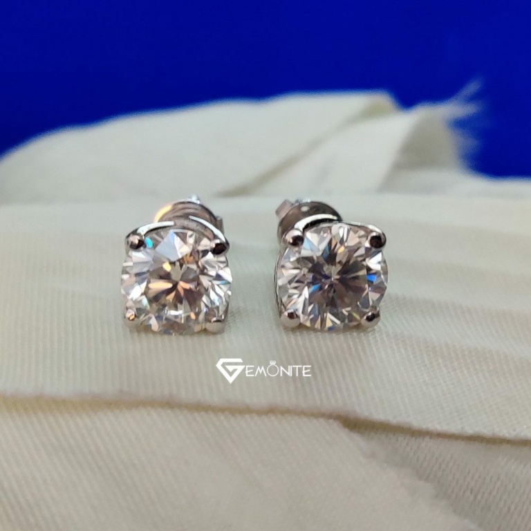 Classy 4.0 Tcw Round Cut, Colorless Moissanite Stud Screw Back Earrings, Perfact Jewelry for Gift Classy 4.0 Tcw Round Cut, Colorless Moissanite Stud Screw Back Earrings, Perfact Jewelry for Gift