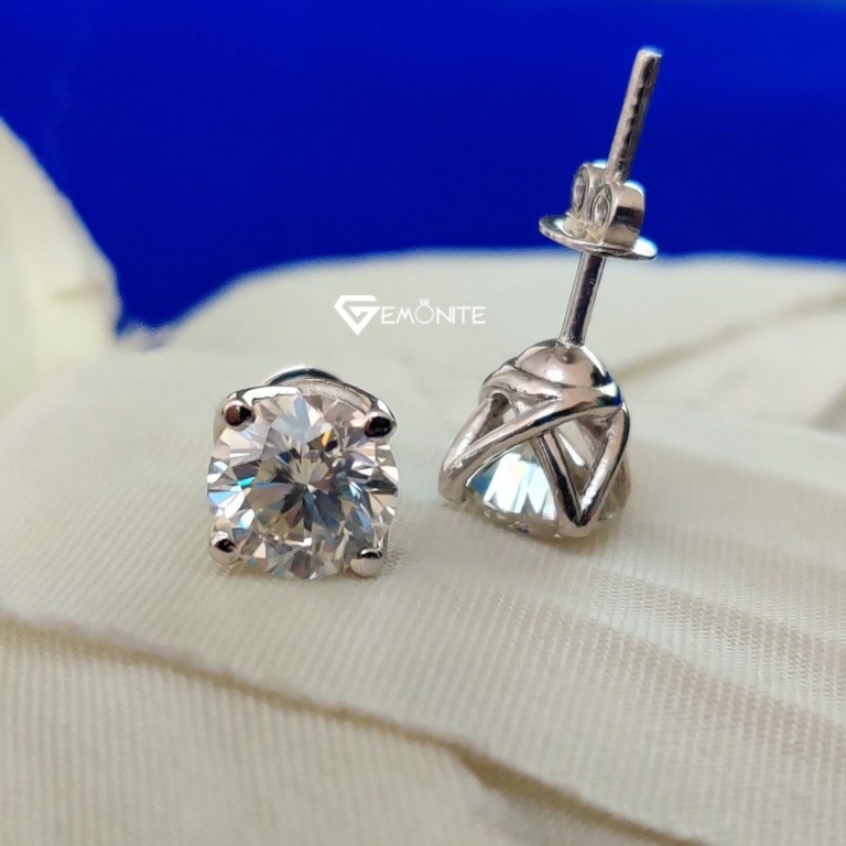 Classy 4.0 Tcw Round Cut, Colorless Moissanite Stud Screw Back Earrings, Perfact Jewelry for Gift Classy 4.0 Tcw Round Cut, Colorless Moissanite Stud Screw Back Earrings, Perfact Jewelry for Gift