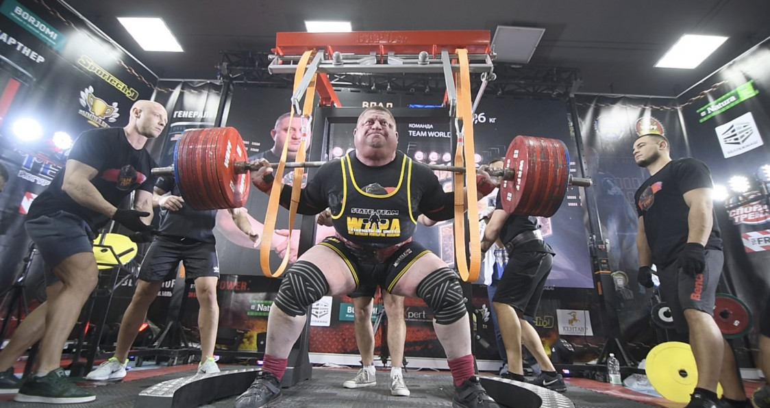 WATCH Russian Powerlifter Vlad Alhazov Breaks Raw Squat World Record