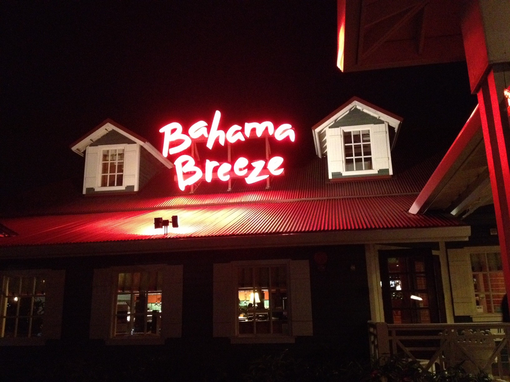 RESTAURANT REVIEW Bahama Breeze feels great on a wintry Seattle day