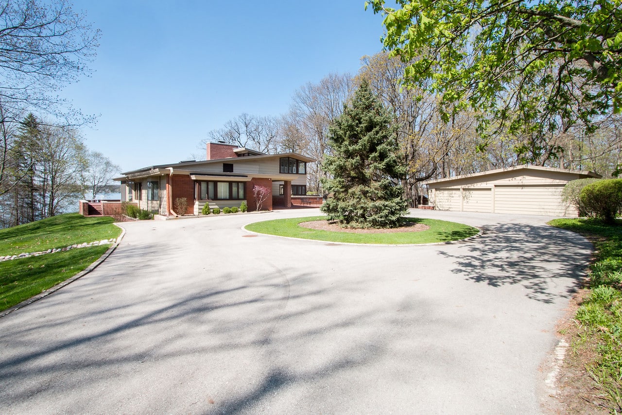 Valley Park Geneva Lakefront Realty