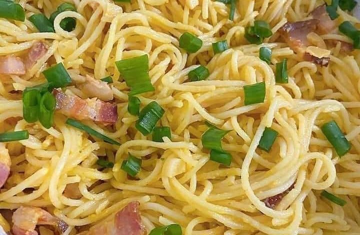 Macarrão ao Alho e óleo com bacon, delicioso