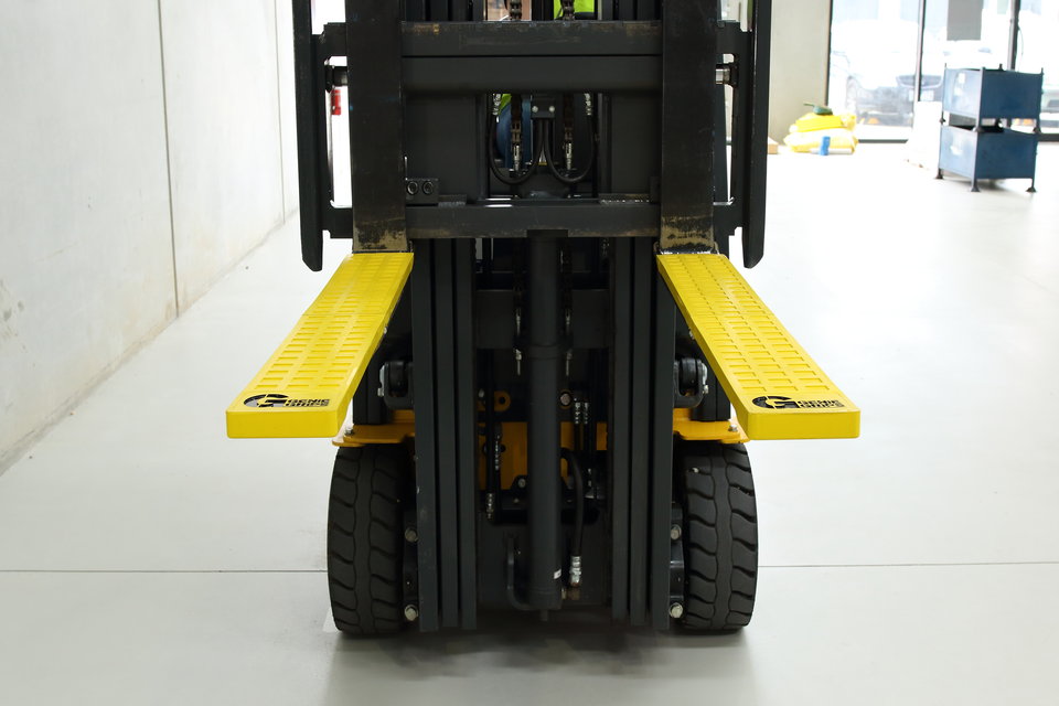 4 Key Safety Accessories for Forklifts GenieGrips