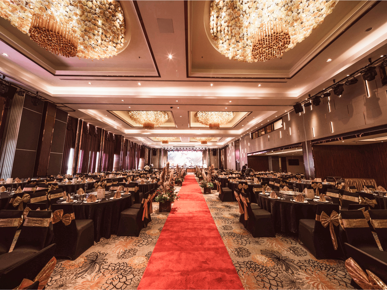 Functional and Luxurious Corporate Events Geno Hotel