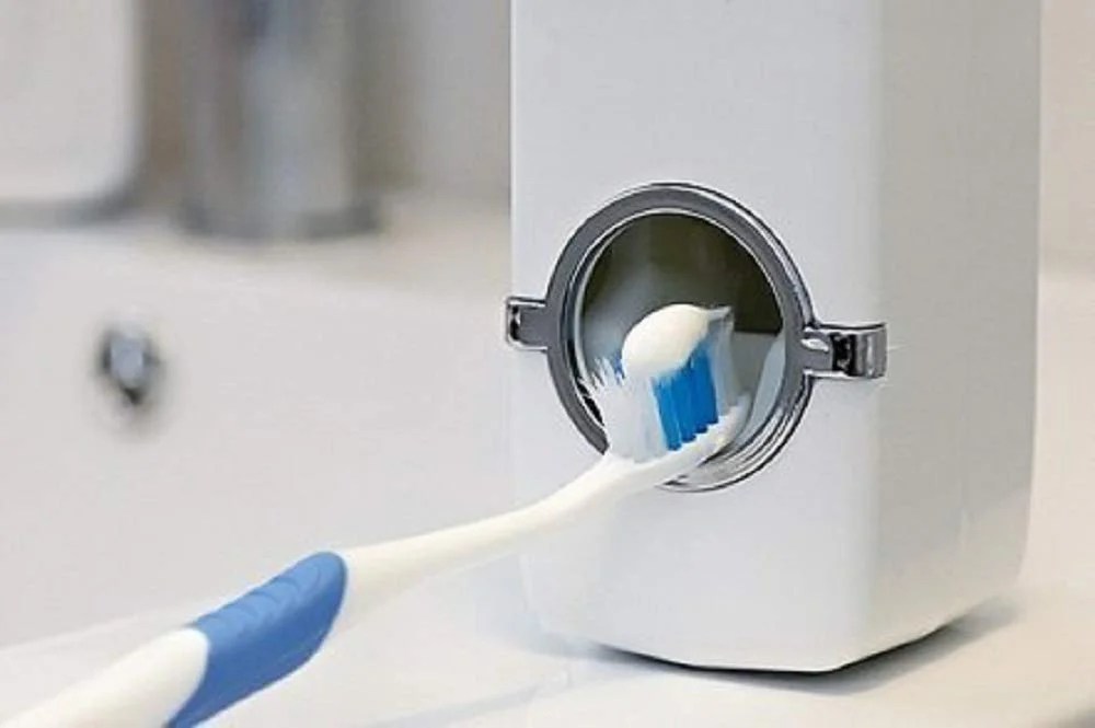 TGS Automatic Toothpaste Dispenser & Tooth Brush Holder (White) Gen