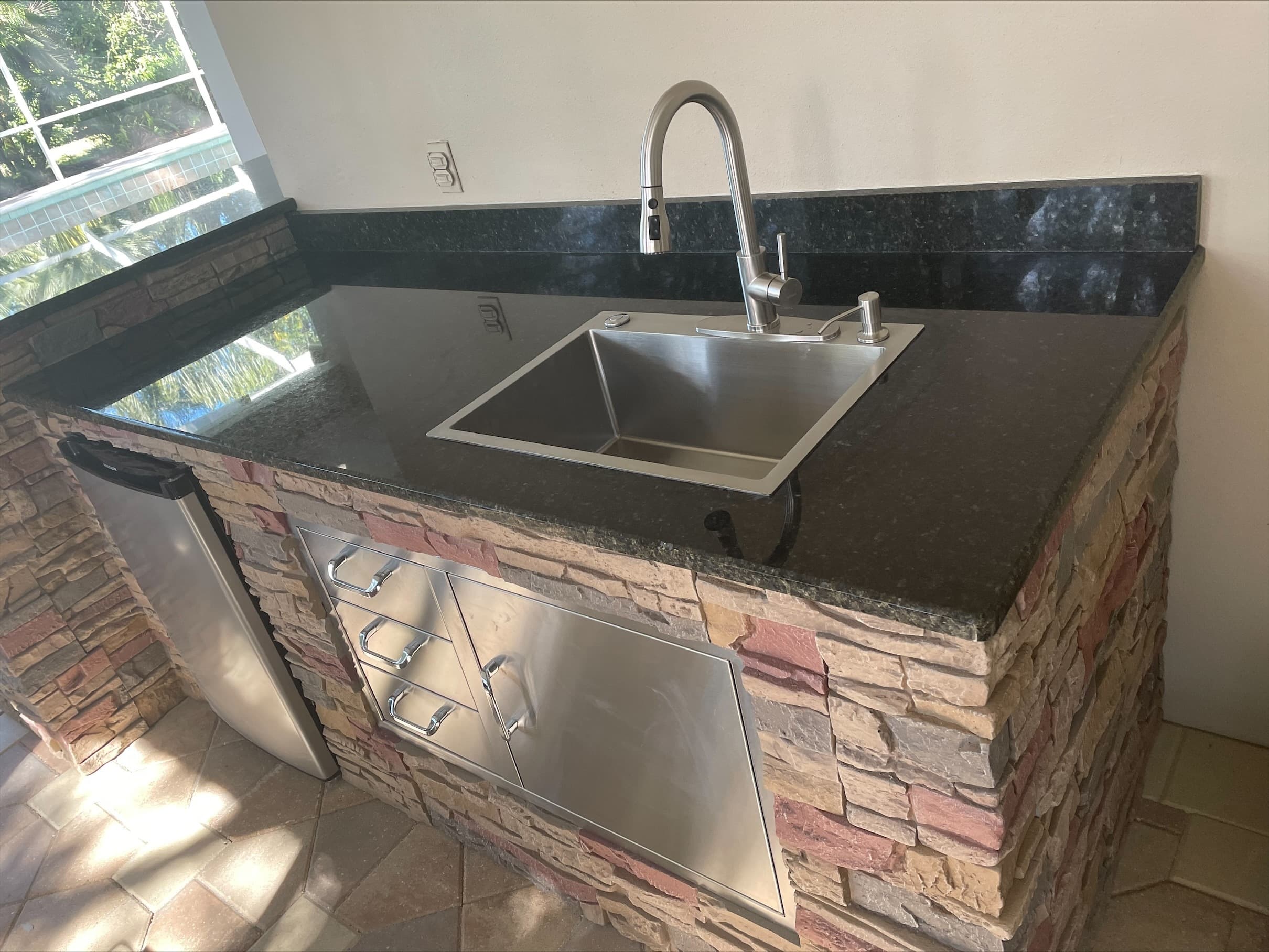 Mike's Stone Veneer DIY Outdoor Kitchen GenStone