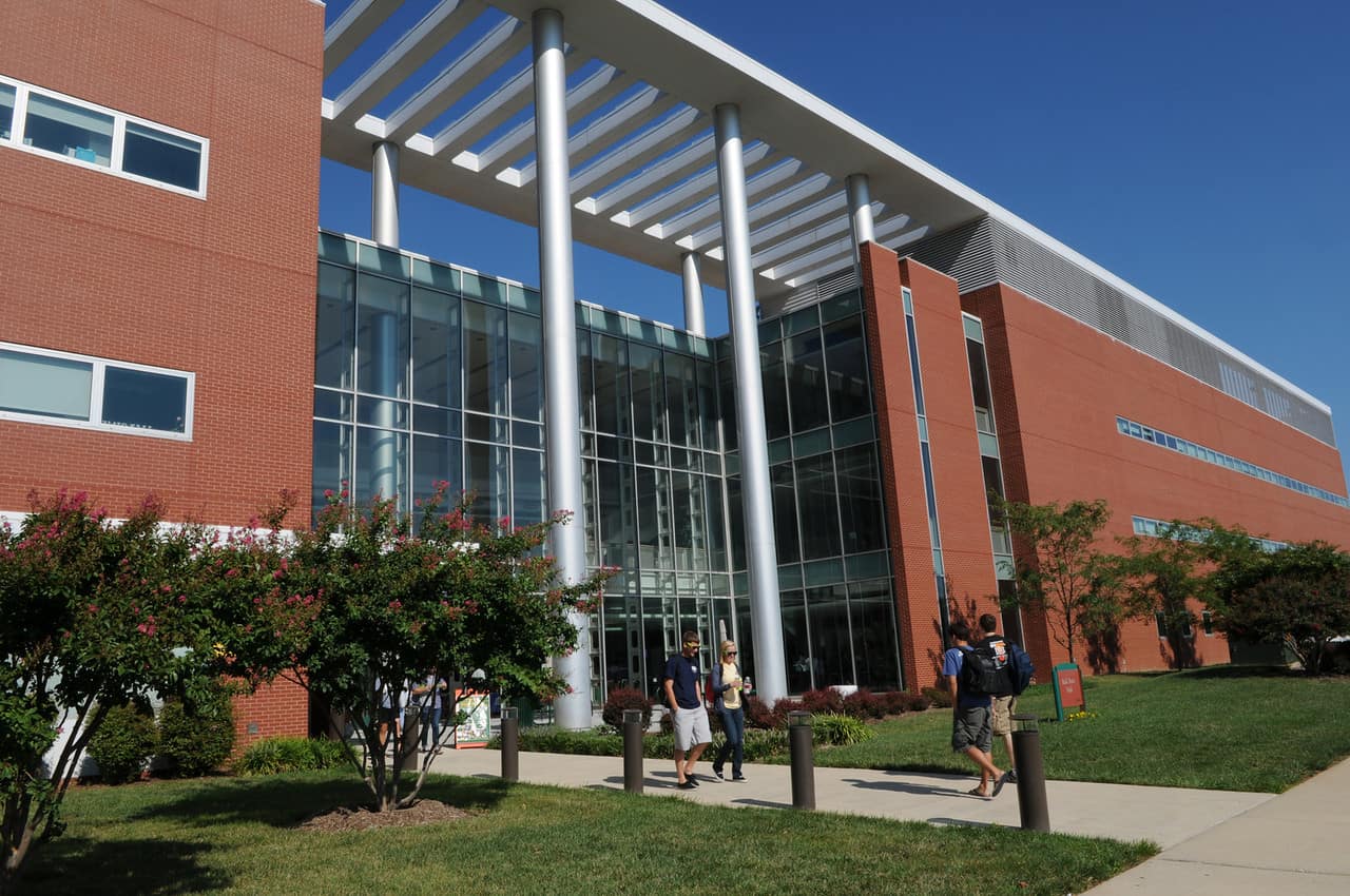 เรียนต่อปริญญาตรีที่อเมริกา Undergraduate at Mason University (INTO)