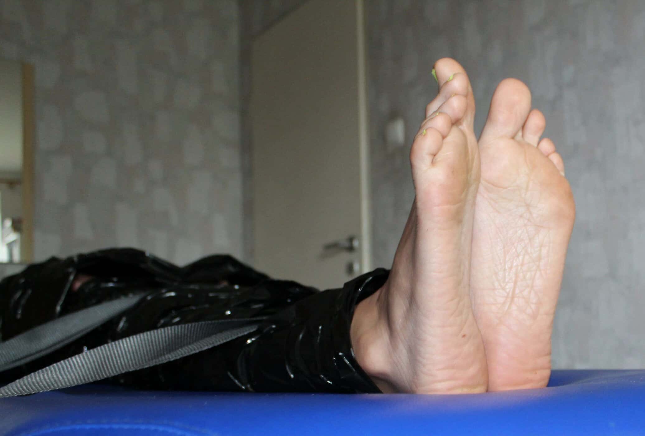 Tickling the feet of mummified Magda – Genuine Tickling