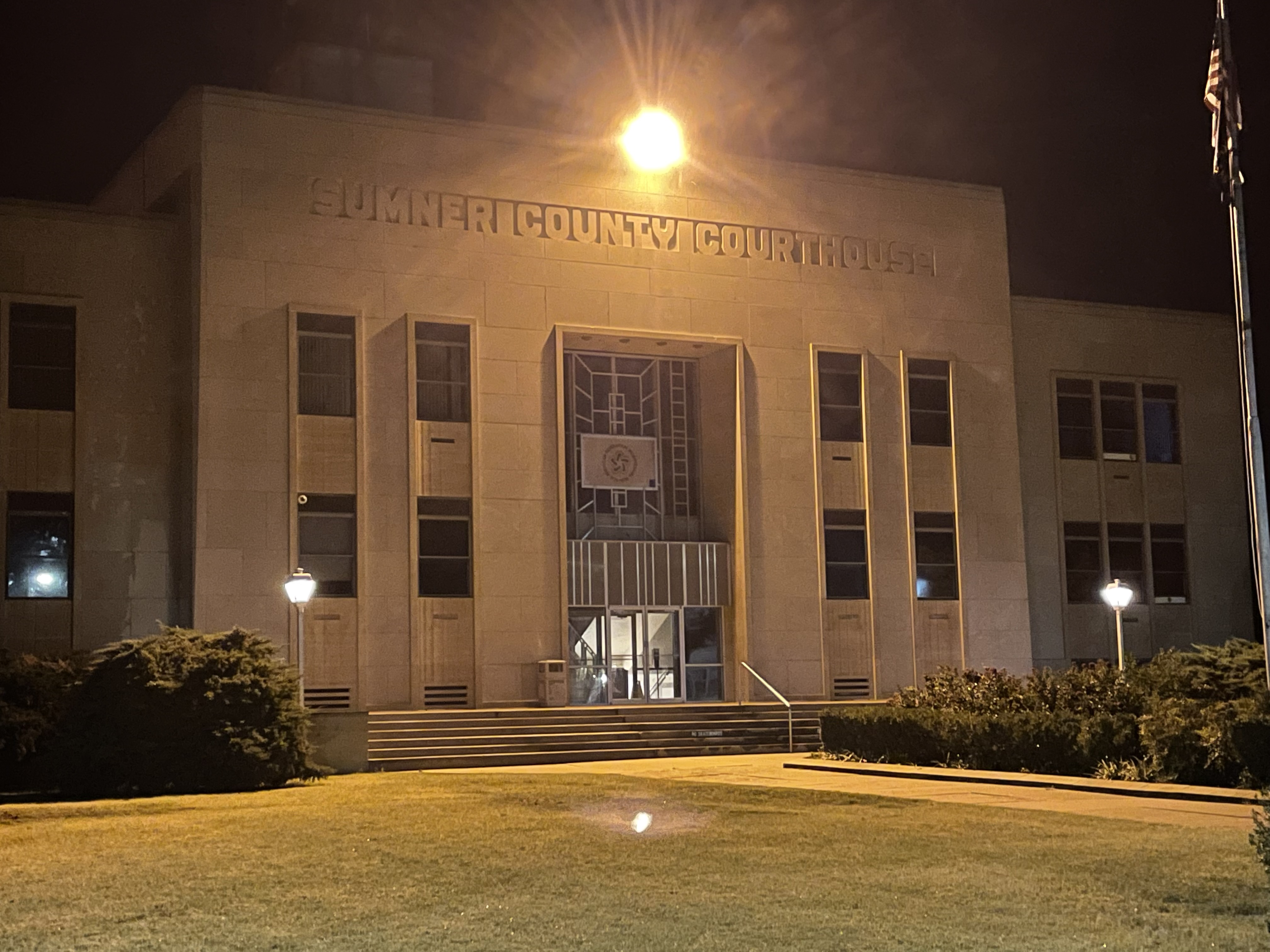 586. Wellington, Sumner County (KS050) Geocaching While Black