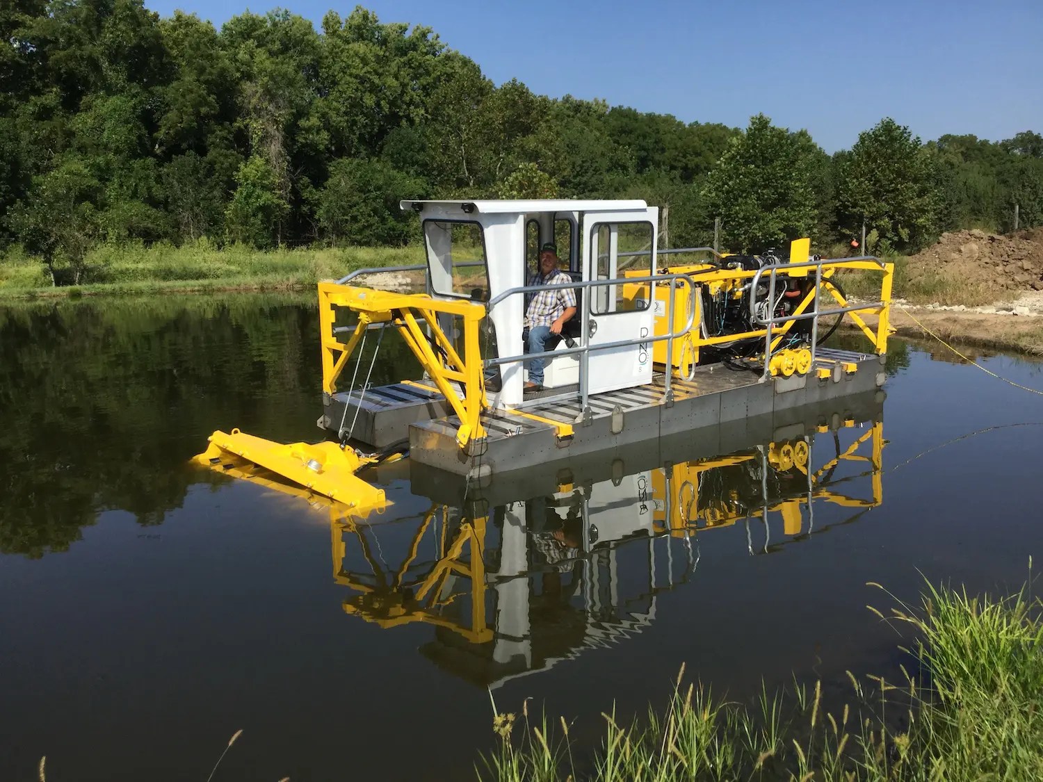 Dino8 Dredge Large & Powerful Pontoon Dredge GeoForm