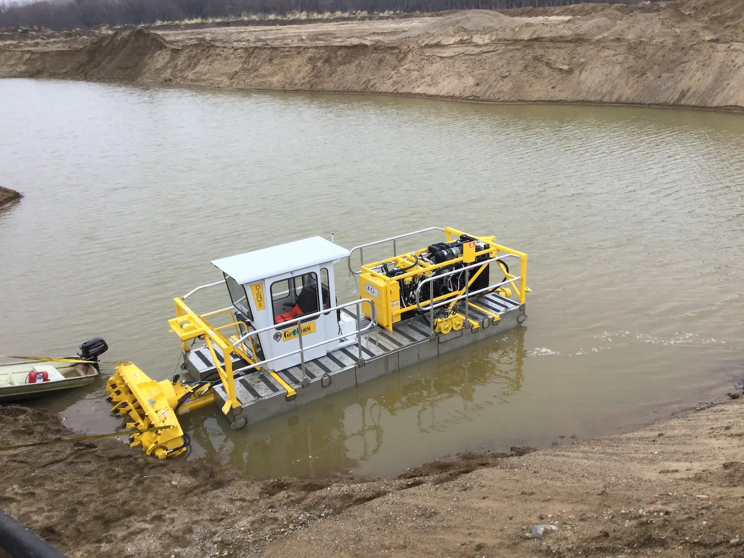 Dino8 Dredge Large & Powerful Pontoon Dredge GeoForm