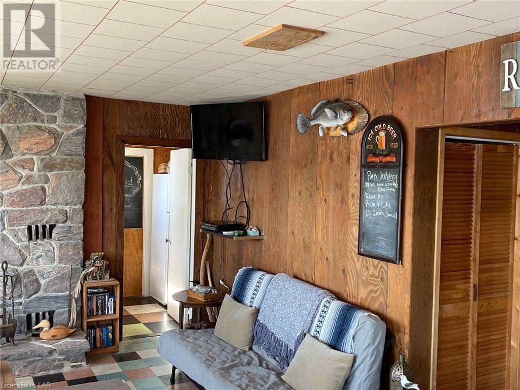 1 A15 Island, Pointe Au Baril Gary French