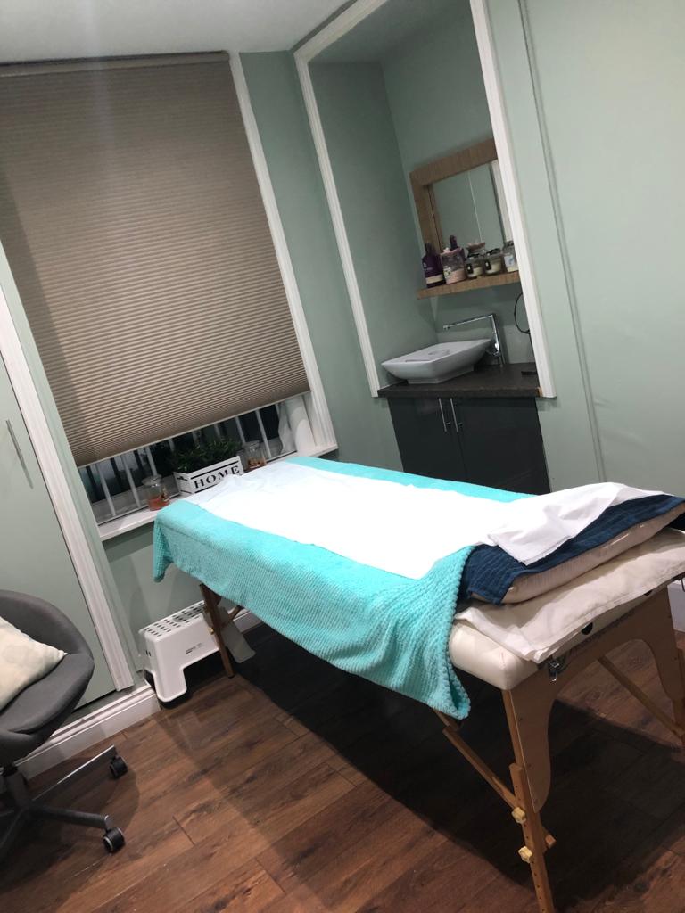 Sun beds , tanning , acrylic nails , Mirfield Beauty Salon