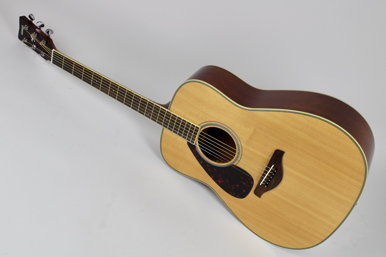 Yamaha FG820L Spruce Top Lefthanded Acoustic Guitar Gerald Musique