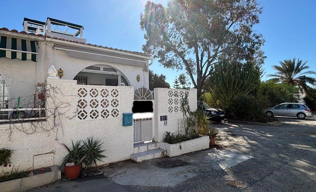 Beautiful Bungalow by the Pink Lagoon in San Luis, Torrevieja Geres
