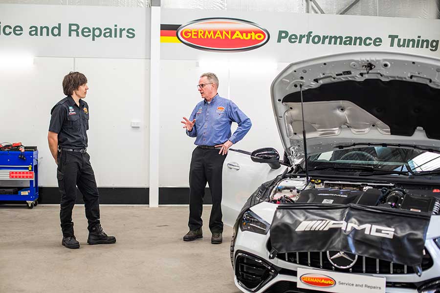 La vid de la reparación de autos alemanes