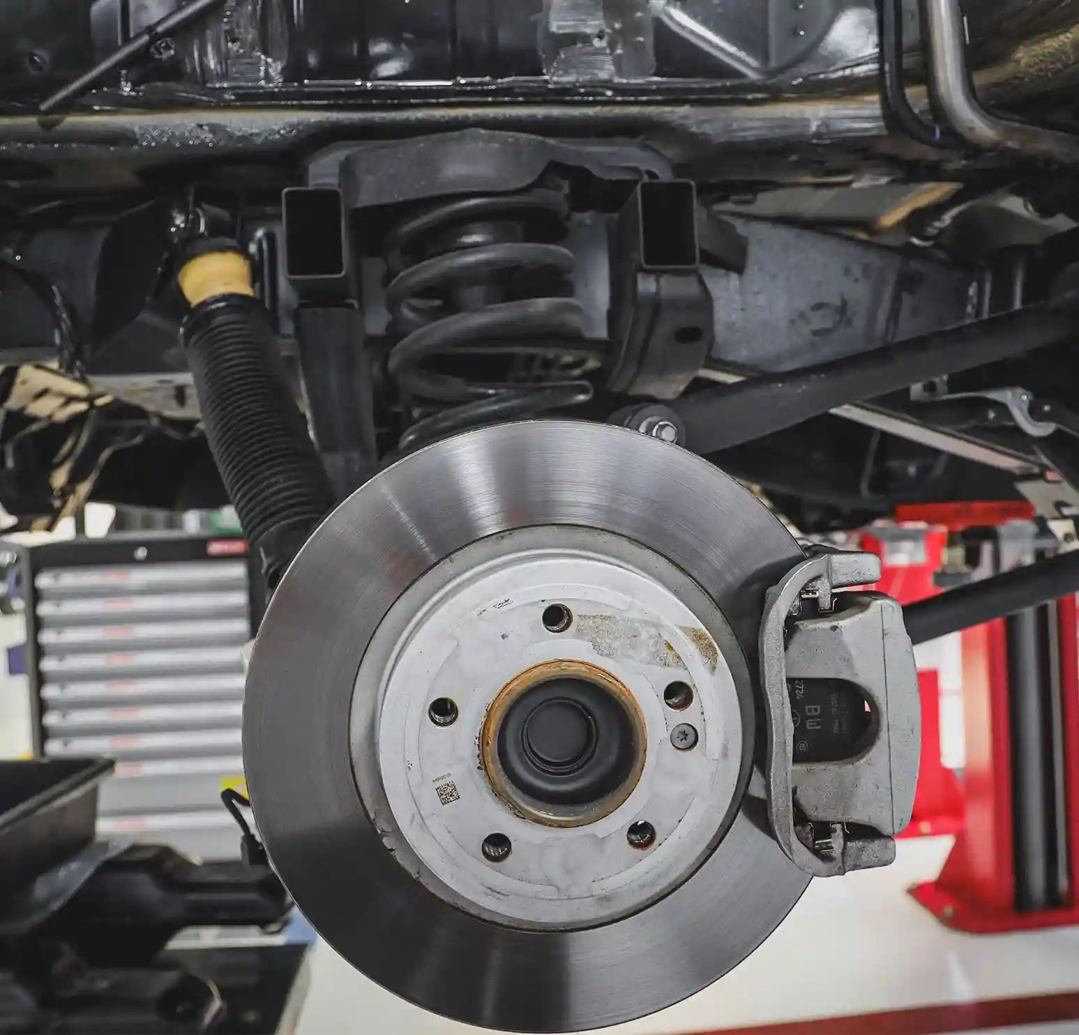 نظام التعليق في السيارة في دبي وأبوظبي الخبراء الالمان