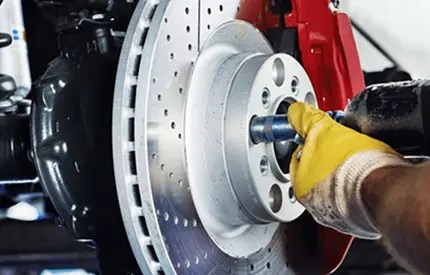 Car Garage in Al Quoz Dubai | Expert Car Repair Workshop
