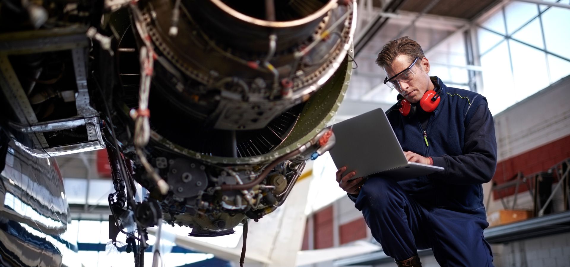 SERVICESPARTS AIRCRAFT & SUPPLIES Gestfly